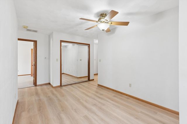 621 4th Avenue 3, De Witt, IA 52742