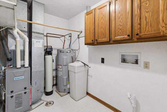 621 4th Avenue 3, De Witt, IA 52742