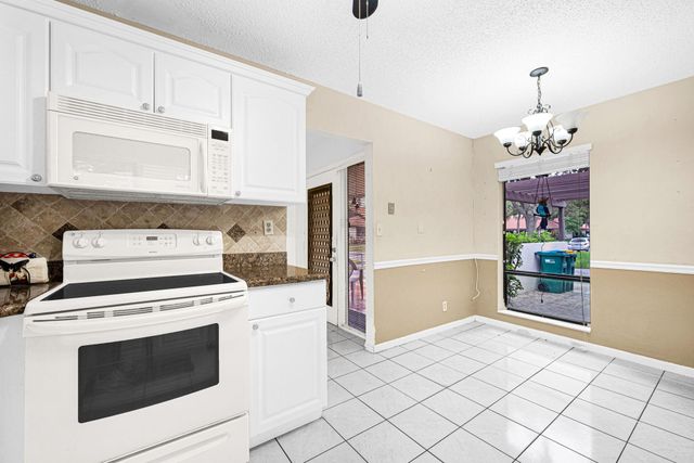 7055 Marlberry Ln 7055, Tamarac, FL 33321