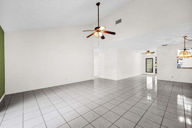 7055 Marlberry Ln 7055, Tamarac, FL 33321