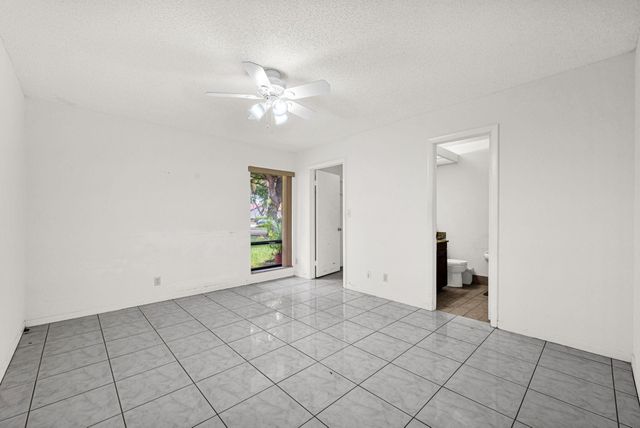 7055 Marlberry Ln 7055, Tamarac, FL 33321