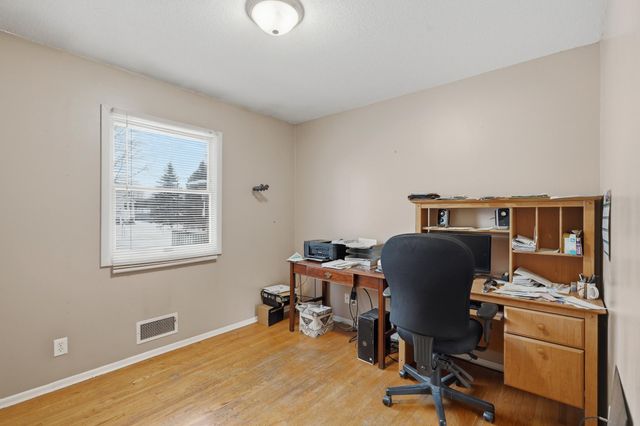 9180 207th Street W, Lakeville, MN 55077