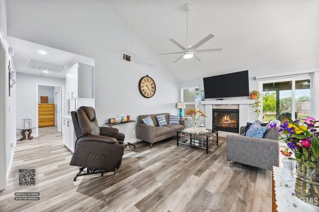 8917 Worrell Court, Bakersfield, CA 93311