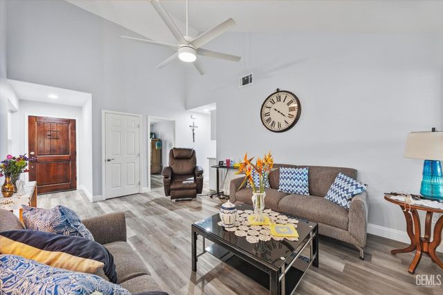 8917 Worrell Court, Bakersfield, CA 93311