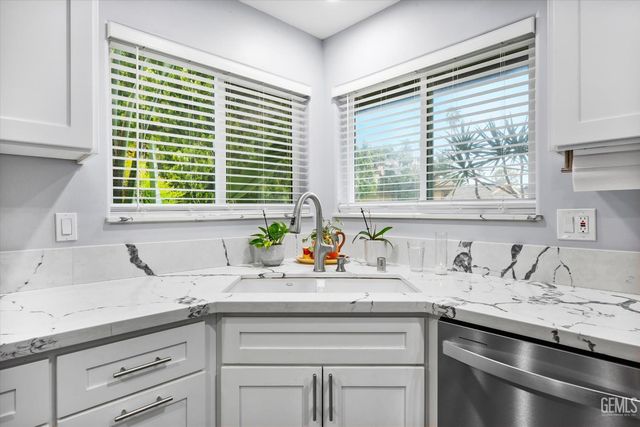 8917 Worrell Court, Bakersfield, CA 93311