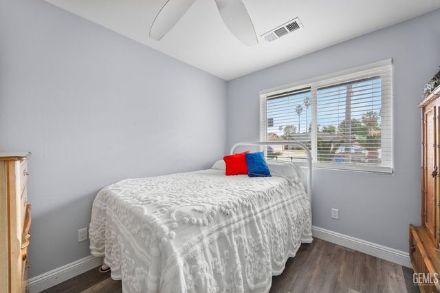 8917 Worrell Court, Bakersfield, CA 93311