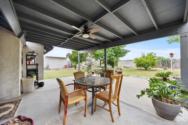 8917 Worrell Court, Bakersfield, CA 93311