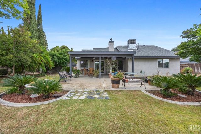 8917 Worrell Court, Bakersfield, CA 93311