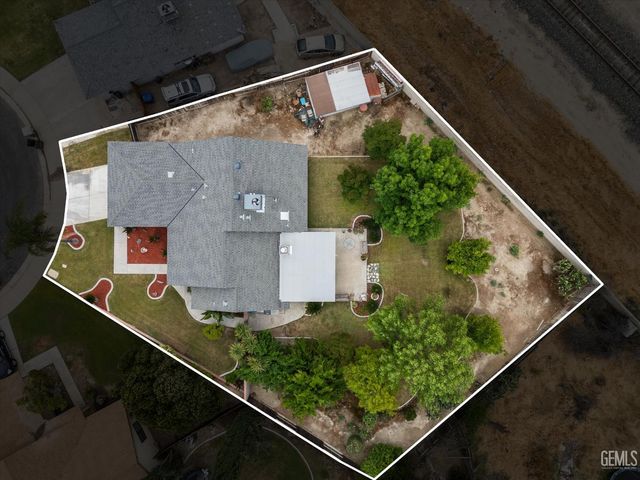 8917 Worrell Court, Bakersfield, CA 93311