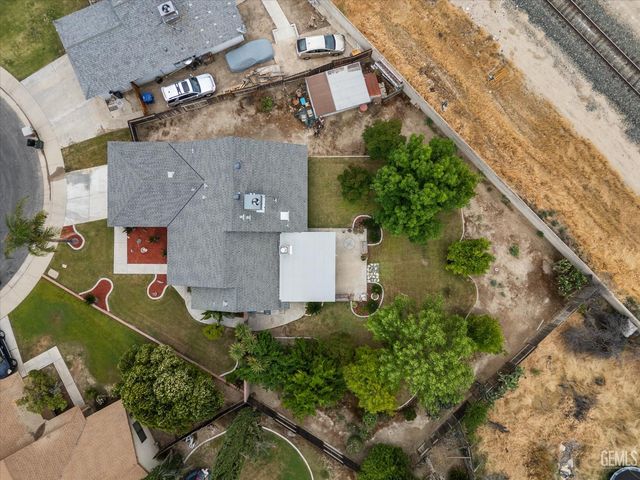 8917 Worrell Court, Bakersfield, CA 93311