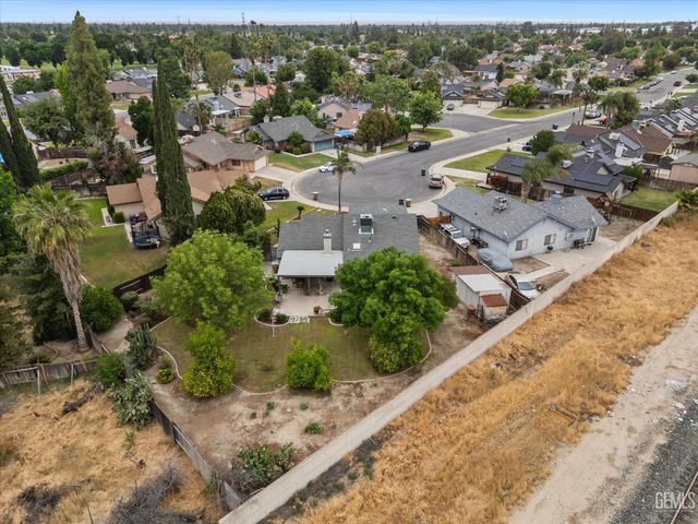 8917 Worrell Court, Bakersfield, CA 93311
