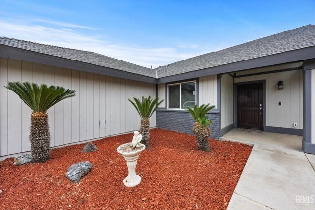 8917 Worrell Court, Bakersfield, CA 93311
