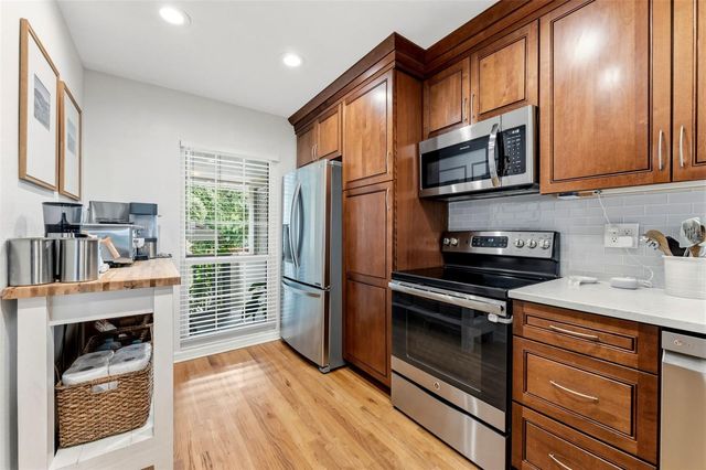 2605 W BALLAST POINT BOULEVARD, Tampa, FL 33611