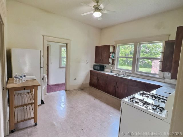 414 W 7th Street, Chelsea, OK 74016