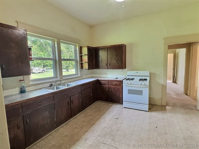 414 W 7th Street, Chelsea, OK 74016