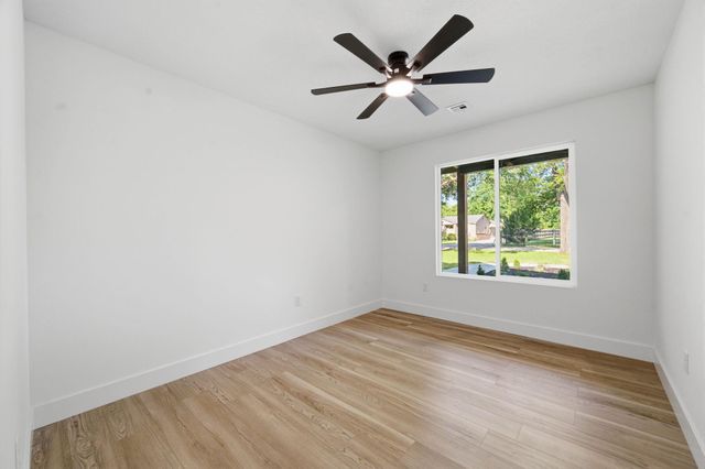 3748 N N Salina Rd, Wichita, KS 67204