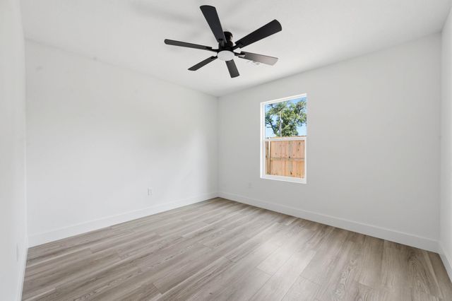 3748 N N Salina Rd, Wichita, KS 67204