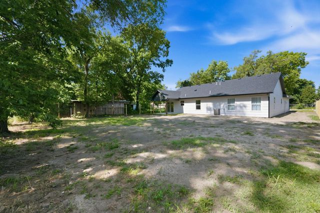 3748 N N Salina Rd, Wichita, KS 67204