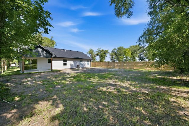 3748 N N Salina Rd, Wichita, KS 67204