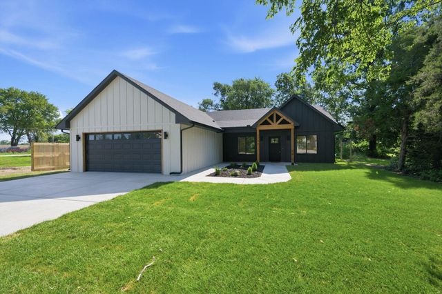 3748 N N Salina Rd, Wichita, KS 67204