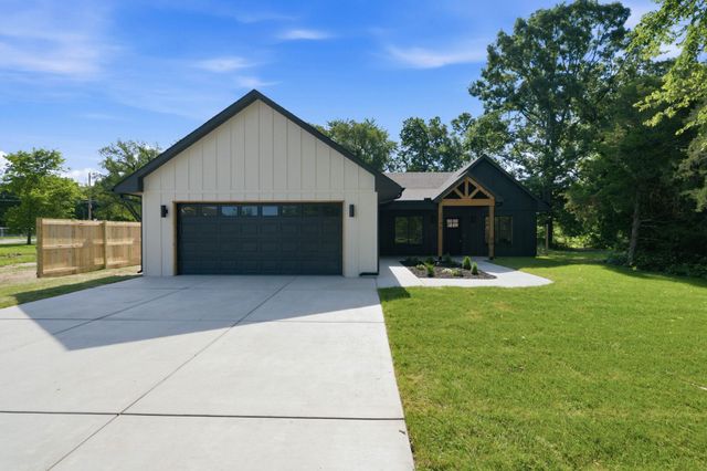 3748 N N Salina Rd, Wichita, KS 67204