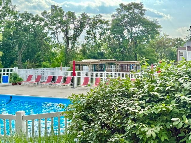1813 Kenzie Drive, Robinson Twp, PA 15205