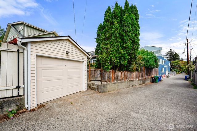 1019 NE 62nd Street, Seattle, WA 98115