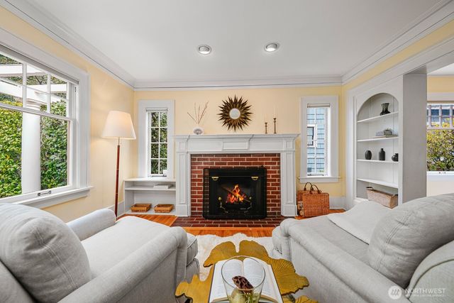 1019 NE 62nd Street, Seattle, WA 98115