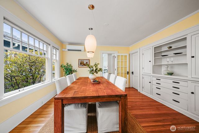 1019 NE 62nd Street, Seattle, WA 98115
