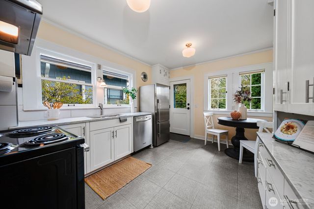 1019 NE 62nd Street, Seattle, WA 98115