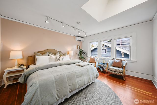 1019 NE 62nd Street, Seattle, WA 98115