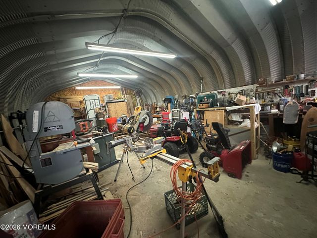 7 Marl Road, Farmingdale, NJ 07727