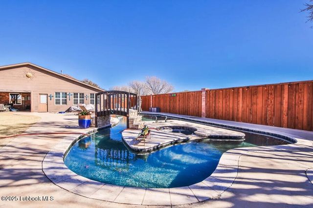 1913 N Genoa Avenue, Lubbock, TX 79416