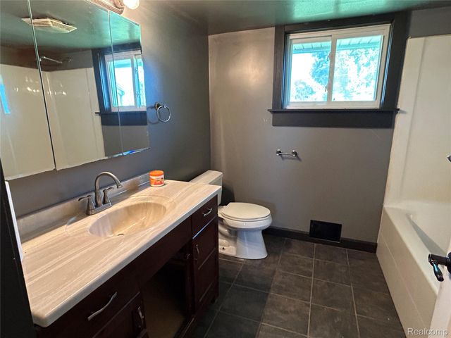 16465 Almont Road, Berlin Township, MI 48002