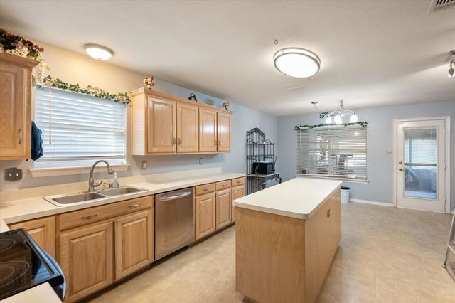 1100 Fawn Meadow Trail, Kennedale, TX 76060