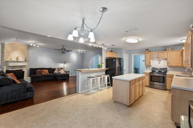 1100 Fawn Meadow Trail, Kennedale, TX 76060