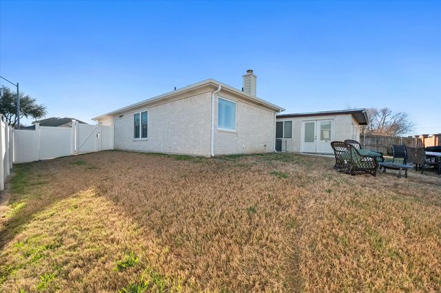 1100 Fawn Meadow Trail, Kennedale, TX 76060