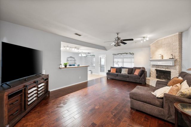 1100 Fawn Meadow Trail, Kennedale, TX 76060