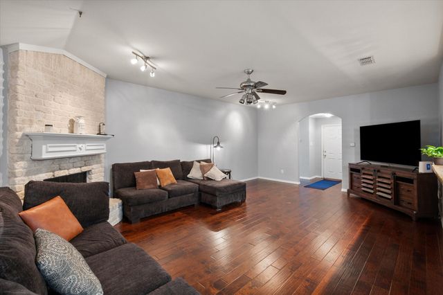 1100 Fawn Meadow Trail, Kennedale, TX 76060