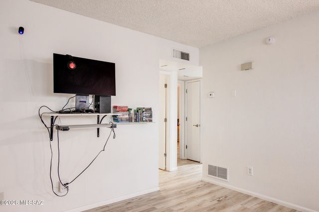 1913 W La Osa Drive, Tucson, AZ 85705