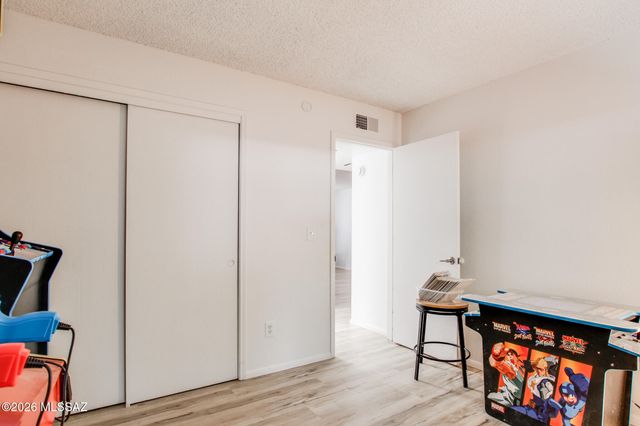 1913 W La Osa Drive, Tucson, AZ 85705