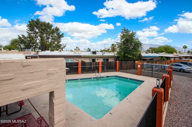 1913 W La Osa Drive, Tucson, AZ 85705