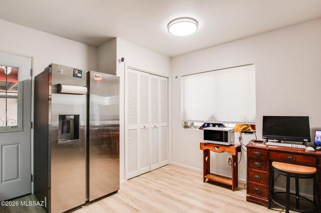 1913 W La Osa Drive, Tucson, AZ 85705