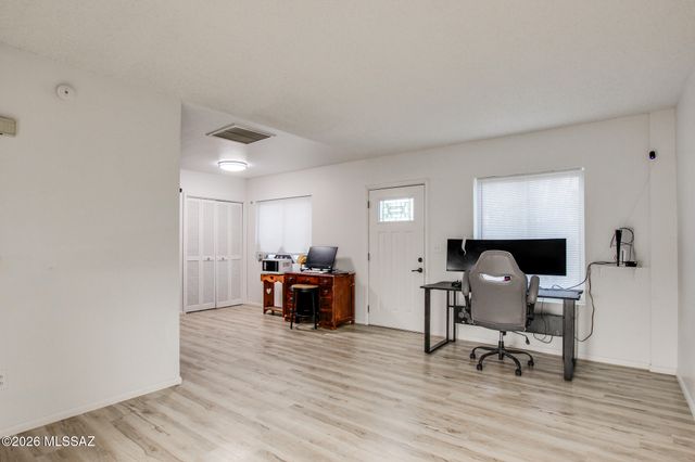 1913 W La Osa Drive, Tucson, AZ 85705
