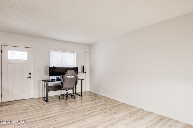 1913 W La Osa Drive, Tucson, AZ 85705