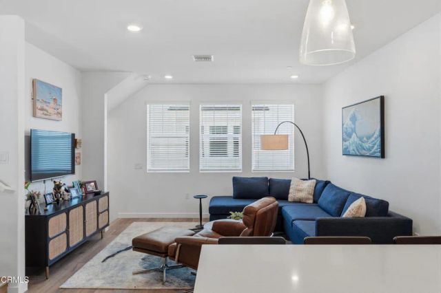 2364 Haley Point Drive 102, Ventura, CA 93003