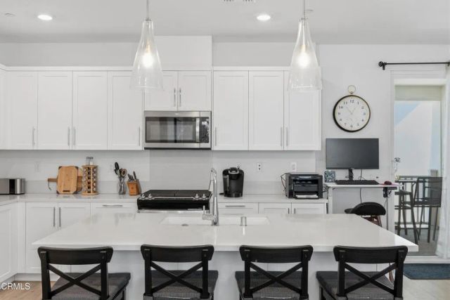 2364 Haley Point Drive 102, Ventura, CA 93003