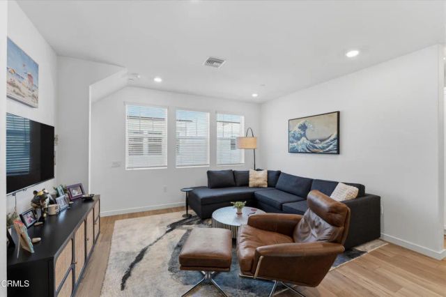 2364 Haley Point Drive 102, Ventura, CA 93003