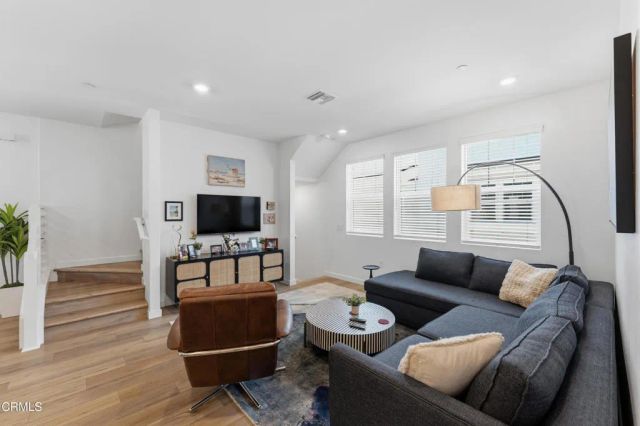 2364 Haley Point Drive 102, Ventura, CA 93003
