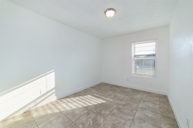 3844 Waldorf Street, Fort Worth, TX 76119